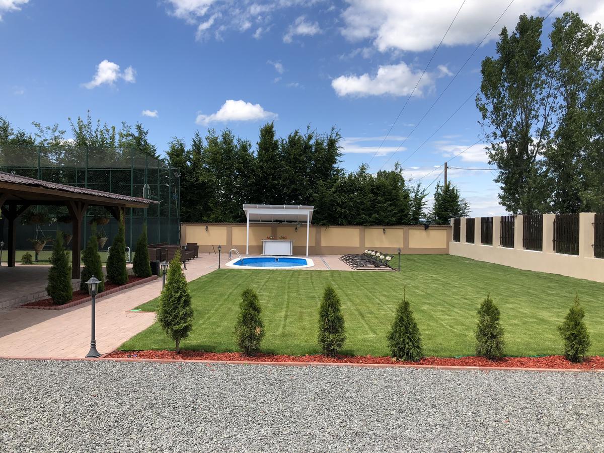 Vila Smiley Avrig Exterior foto